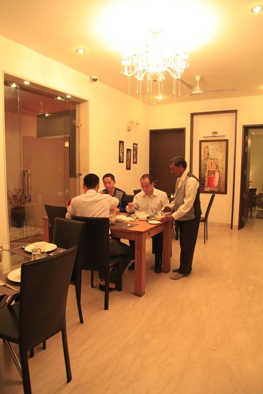 Indiyaah Inn Gurgaon Esterno foto