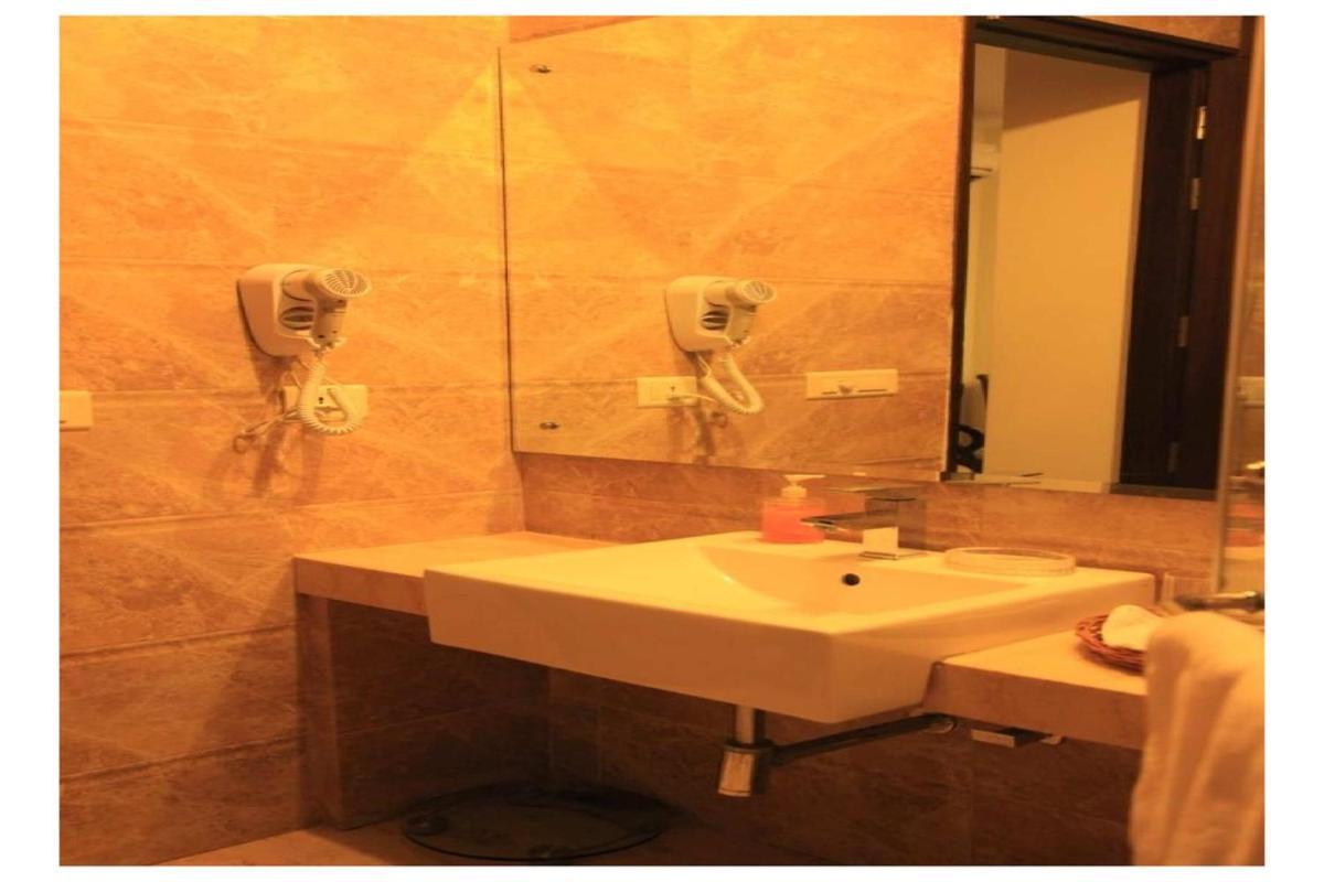 Indiyaah Inn Gurgaon Esterno foto