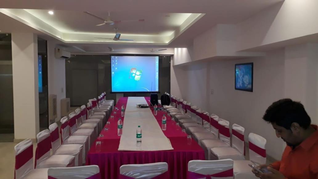 Indiyaah Inn Gurgaon Esterno foto