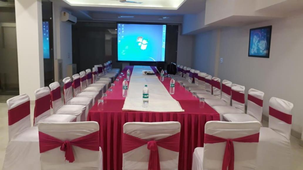 Indiyaah Inn Gurgaon Esterno foto