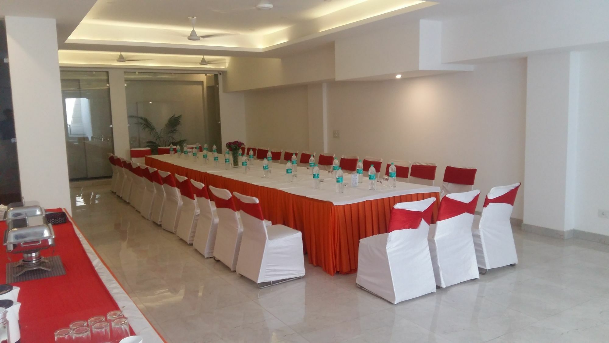 Indiyaah Inn Gurgaon Esterno foto