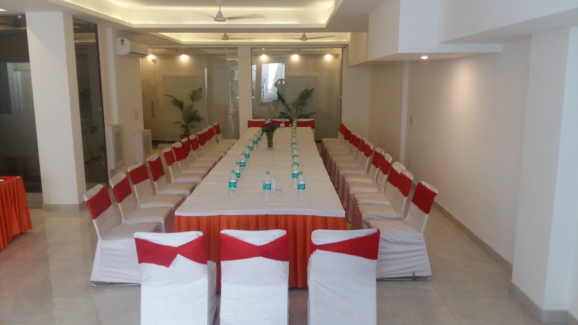 Indiyaah Inn Gurgaon Esterno foto